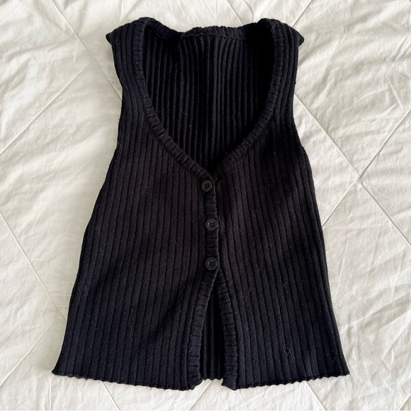 Black Ribbed Button-Up Tank Top - Picture 3 of 3